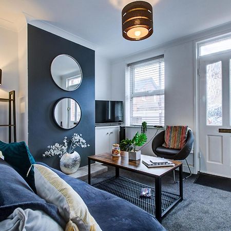 'Number 11' Central Colchester - Super Convenient 2 X Double Bed 1 X Single Bed Cottage Plus Office & Garden, 8 Min Walk Nth Station & Town Ctr, 2 Min Walk Local Shops & Restaurants Buitenkant foto